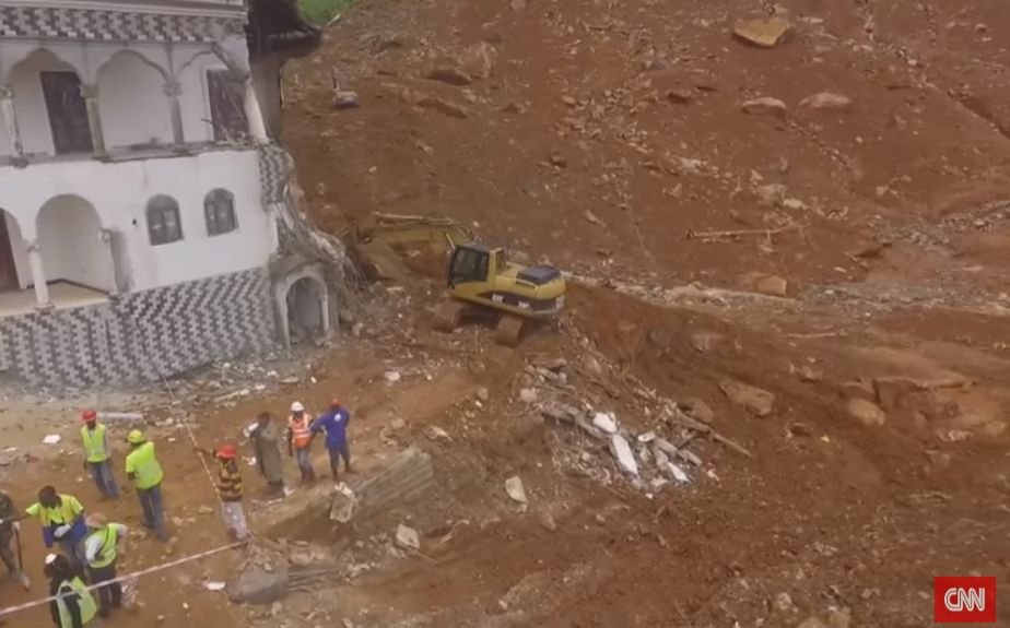 Imagini din infern! 499 de morți după ce versantul unui deal s-a prăbușit, în Sierra Leone