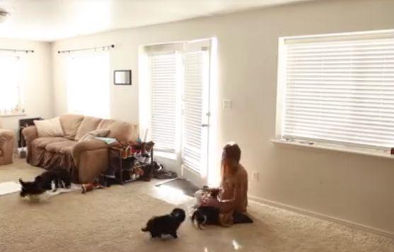 A decis să-și surprindă soția, însă nimeni nu se aștepta la asta. Când femeia a deschis ușa...„Nu mă mai duc la muncă!” (FOTO+VIDEO) 473065