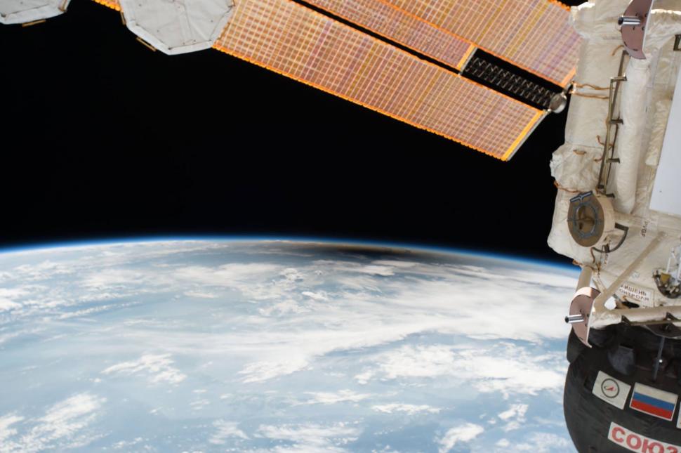 Cum s-a văzut eclipsa totală de Soare din spațiu - GALERIE FOTO 473292