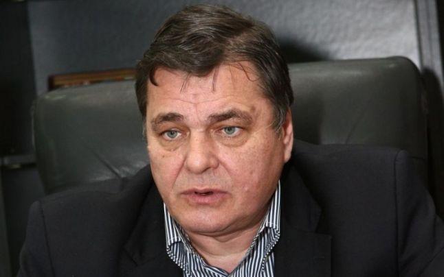 E unul dintre cei mai fericiţi salariaţi din ţara noastră. Cine primeşte de la stat trei salarii şi o pensie 473625