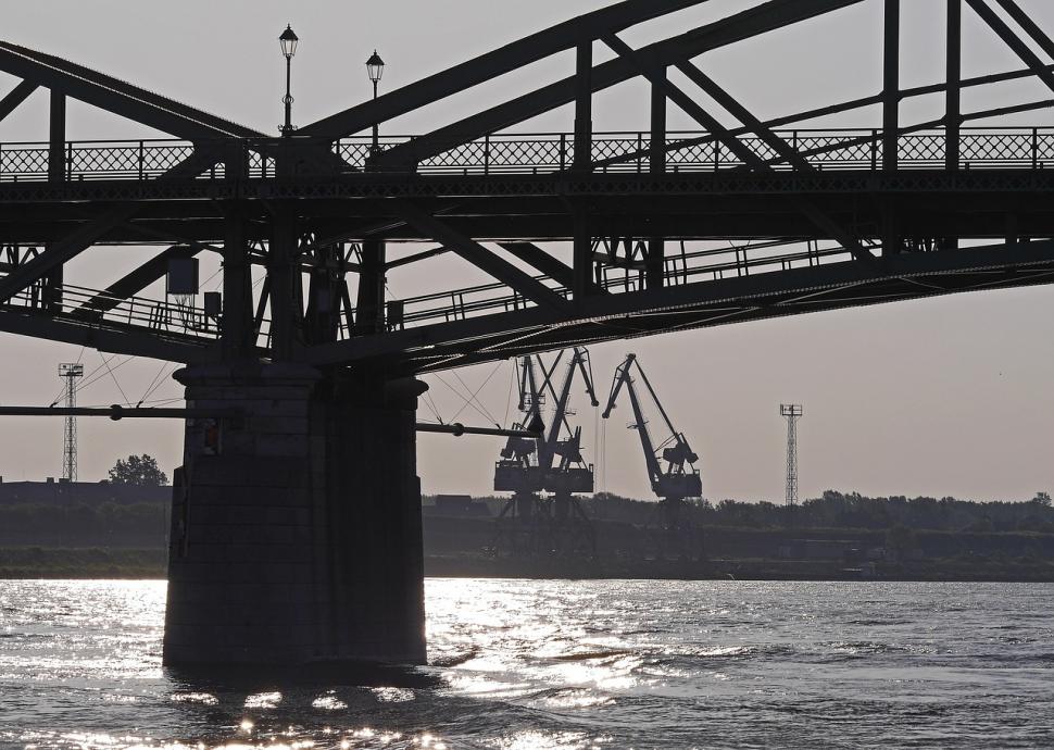 Încă un pod peste Dunăre. Giurgiu-Ruse nu mai face față traficului intens