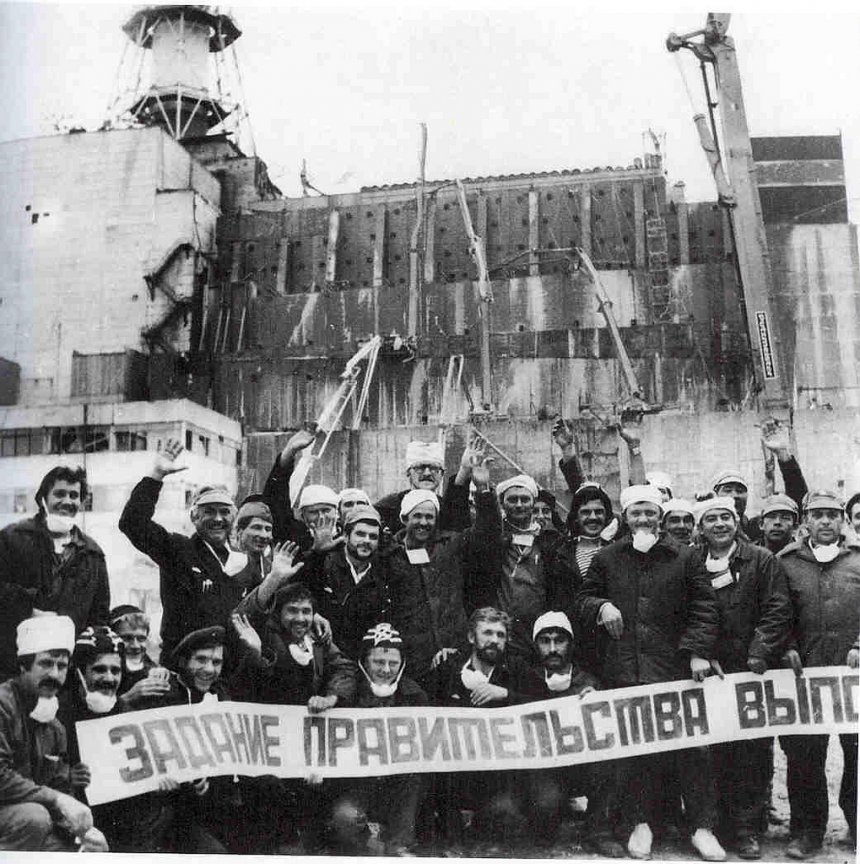 Povestea incredibilă a &quot;lichidatorilor&quot; care au participat la curățenia de Cernobîl. ”Ne-am căsătorit cu leucemia!”