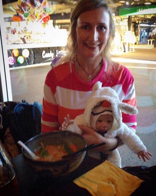 Susține că își iubește toți cei 57 de copii, doar că...numai doi sunt umani (GALERIE FOTO) 473754