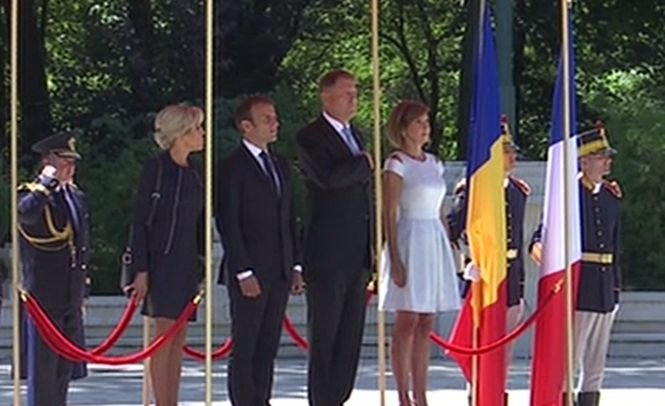 Emmanuel Macron, primit la Cotroceni de Klaus Iohannis. Ce mesaj a postat preşedintele francez pe Twitter