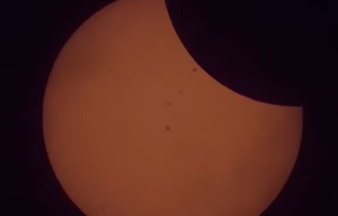 Imagini incredibile surprinse de un fotograf al NASA în timpul eclipsei totale! Ce s-a văzut în fața Soarelui - VIDEO