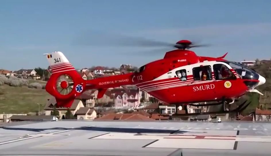 Turistă căzută într-o zonă periculoasă a Masivului Făgăraş. Un elicopter SMURD este pregătit să intervină pentru salvarea femeii