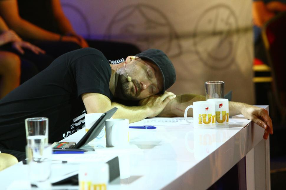 Cheloo a capitulat la masa juriului ”iUmor” 474455