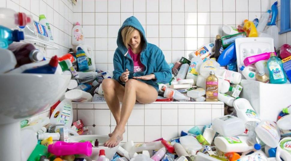 Nu a mai aruncat gunoiul de patru ani ca să atragă atenția. Este șocant cum arată casa tinerei (GALERIE FOTO) 474426