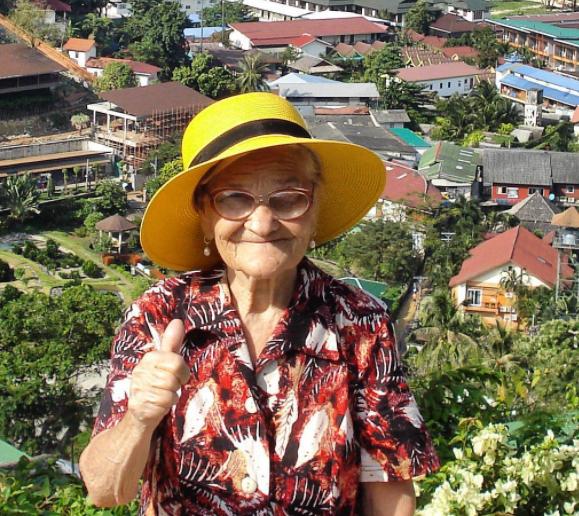 La 90 de ani, călătorește în toată lumea doar din banii de pensie 475570