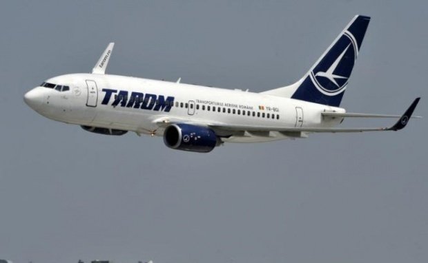 Probleme tehnice la două avioane Tarom. Sute de pasageri au fost blocaţi în aeroporturi