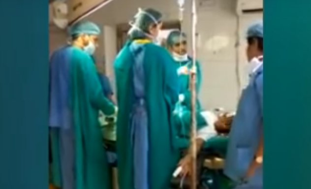Doi medici au început să se certe în timpul unei nașteri prin cezariană. Bebelușul a murit - VIDEO