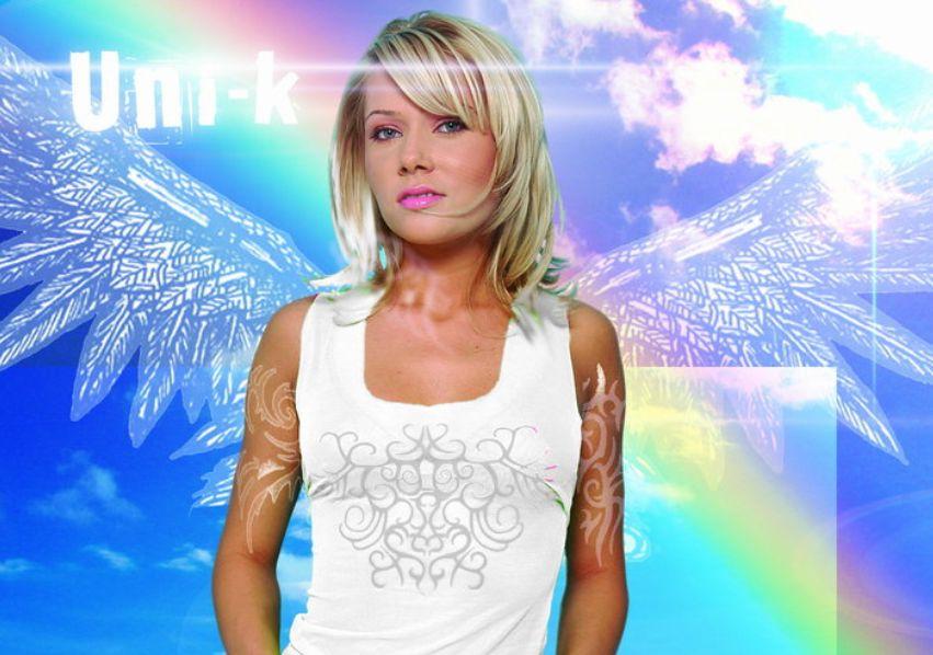 O mai știți pe cântăreața de la Uni-k? Iată cu ce se ocupă acum (FOTO) 475650