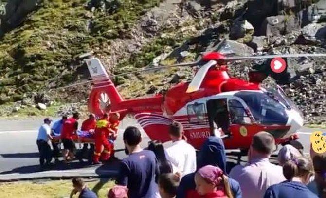 Accident pe Transfăgărășan. Un motociclist străin a fost luat cu elicopterul SMURD 476112