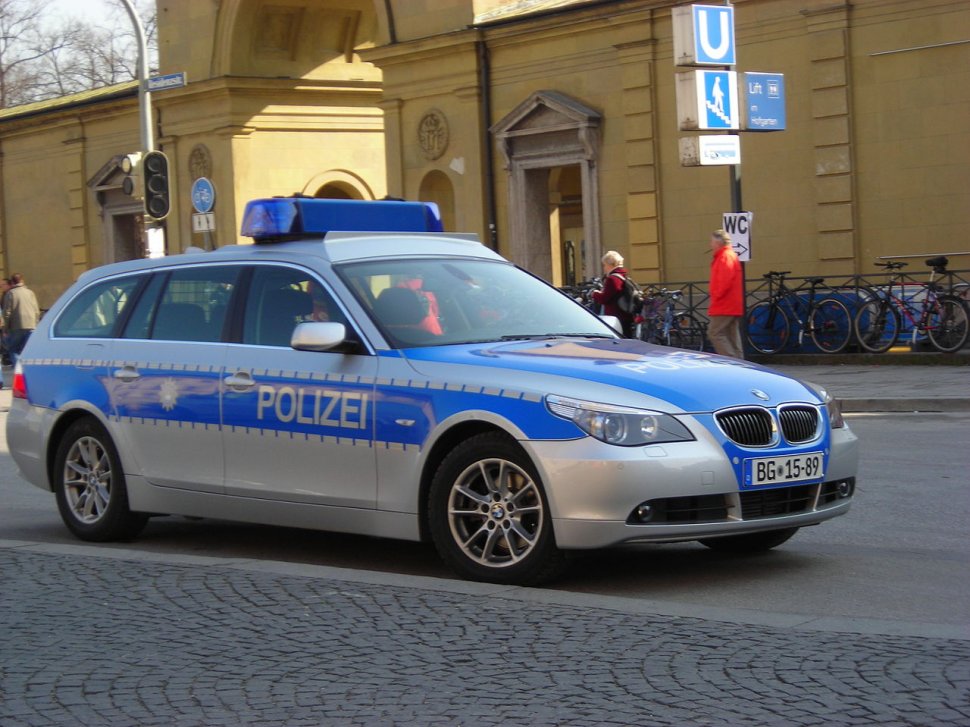 O româncă a fost răpită din stradă, în Germania. Trei indivizi au luat-o cu forţa pe tânără, într-o maşină. Ce a urmat este uluitor