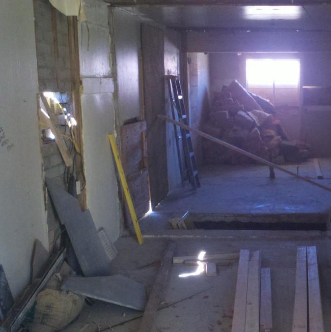 Își renova casa când a dat peste o pivniță secretă. A coborât imediat să vadă ce se află acolo și a avut un șoc: „Dumnezeule, asta a fost tot timpul aici!” (GALERIE FOTO) 476495