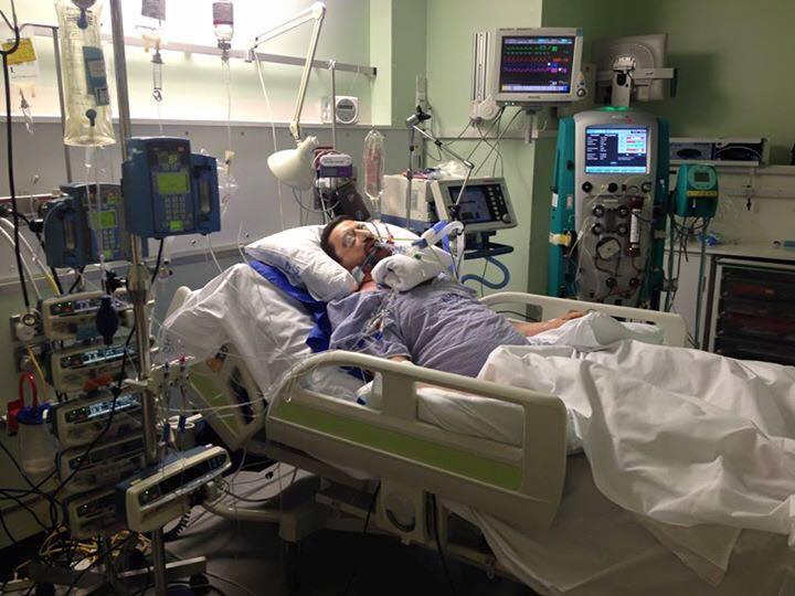 Soțul său era în comă, când brusc s-a trezit și a început să facă un semn ciudat pe burtă. Când femeia a înțeles ce îi transmitea, a izbucnit imediat în lacrimi. Ce îi comunicase de fapt bărbatul (FOTO) 476583