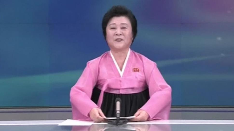 „Doamna în roz” a Coreei de Nord va fi cea care va anunţa Apocalipsa. Cine este crainica TV la auzul căreia toată planeta tremură îngrozită