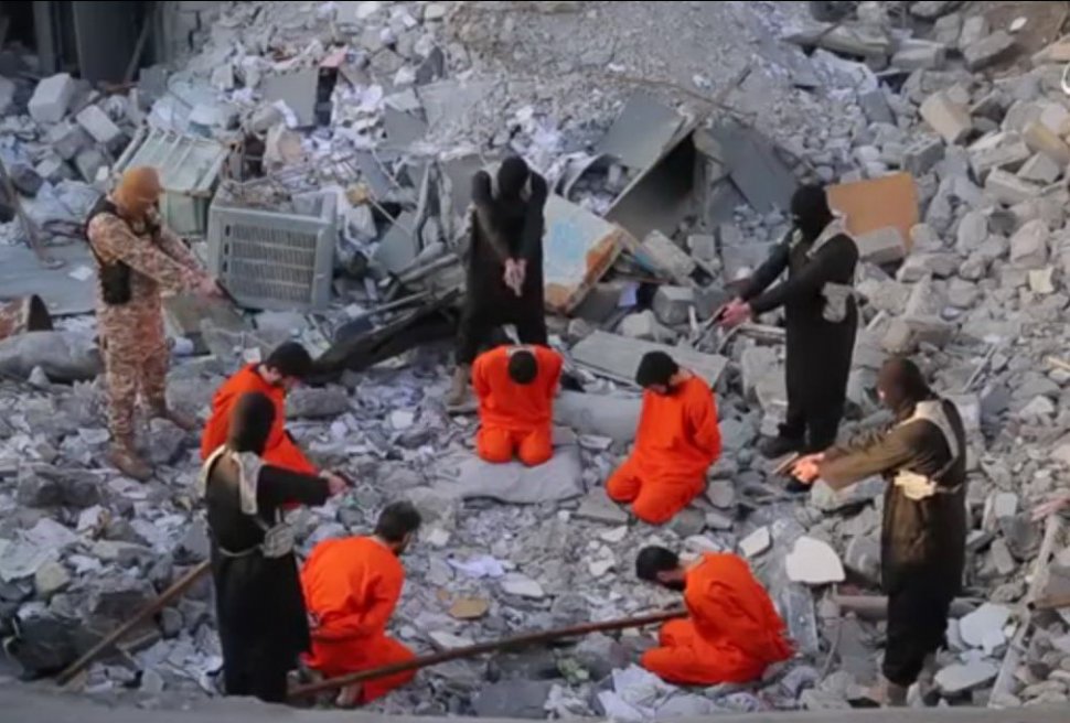 În câteva minute urmau să fie executați de călăii ISIS, când s-a întâmplat ceva uluitor. Ce a apărut pe cer și i-a salvat de la moarte