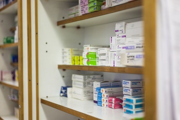 Mai mult de jumătate din farmaciile din România ar putea fi închise