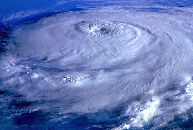 CNN: În bazinul Atlantic sunt în prezent trei uragane active