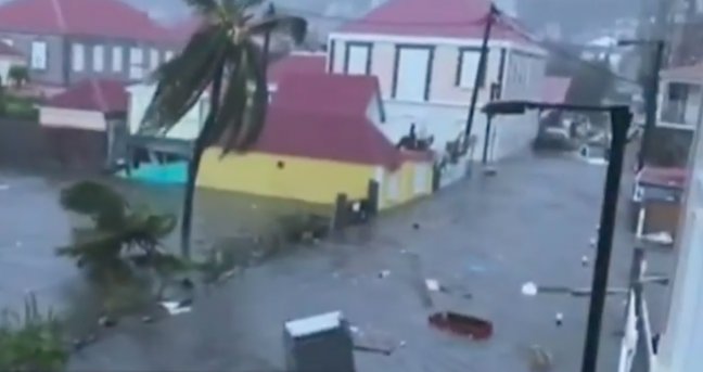 Cum se stabilesc numele uraganelor - VIDEO