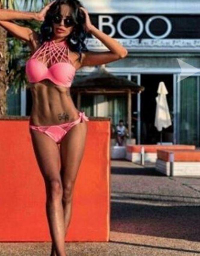 O tânără din Bucureşti şi-a cheltuit toată averea pentru a arăta ca Bianca Drăguşanu! Cum arată după zeci de operaţii 477887