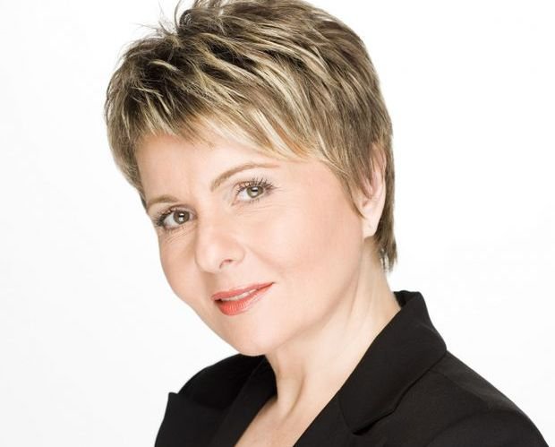 O CUNOSCUTĂ prezentatoare tv din România SUFERĂ din nou de CANCER. În anii '90 o vedea toată lumea