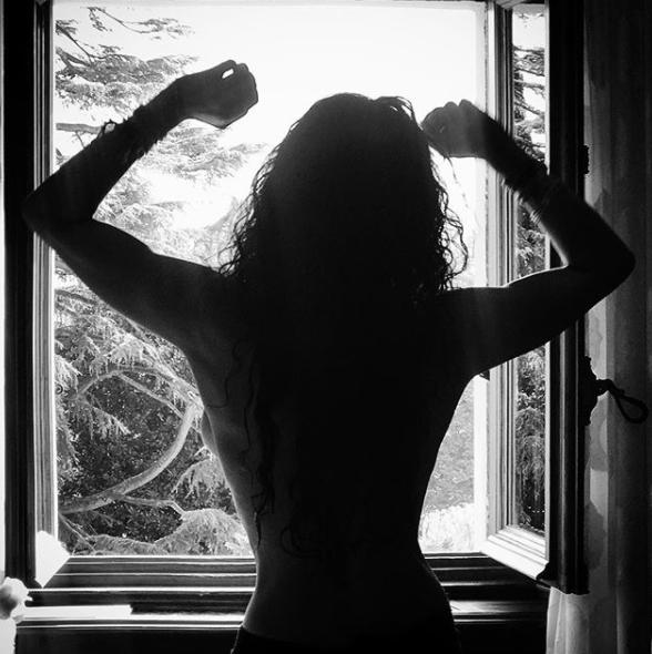 Mihaela Rădulescu, topless! Vedeta s-a lăsat fotografiată așa de iubitul ei 478401