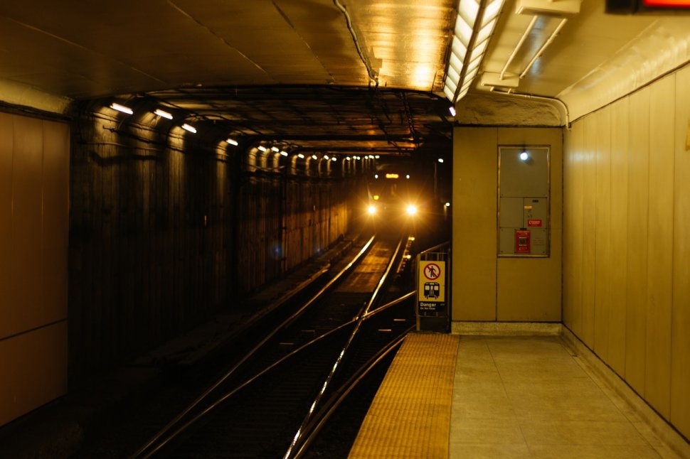 O stație de metrou se deschide cu o zi înainte de termen