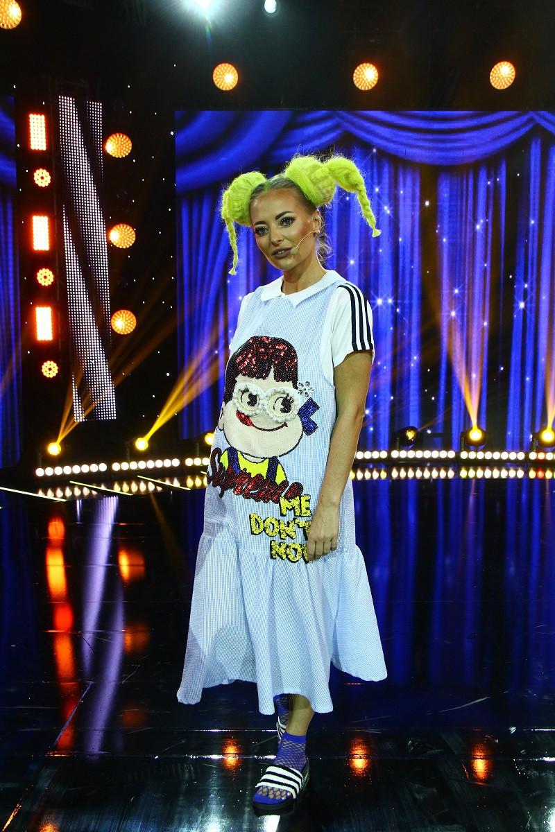 Delia ținută spectaculoasă pe scenă! Cum a apărut vedeta în platoul Antenei 1: ”Aleg din dressing lucruri și accesorii pe care nu le-am mai purtat!” 479508