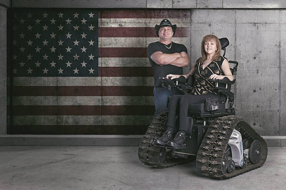 Rămăsese paralizată în urma unui accident. Într-o noapte a văzut că, după ce toată lumea adoarme, soțul său se duce în garaj. S-a decis într-una din seri să se ia după el. Când a văzut ce făcea bărbatul, a izbucnit în lacrimi 479644