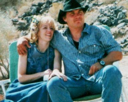 Rămăsese paralizată în urma unui accident. Într-o noapte a văzut că, după ce toată lumea adoarme, soțul său se duce în garaj. S-a decis într-una din seri să se ia după el. Când a văzut ce făcea bărbatul, a izbucnit în lacrimi 479646