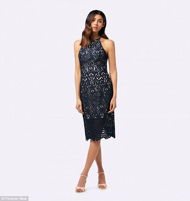 Au crezut că vor fi prințesele balului, dar când au ajuns la petrecere toți au râs de ele. Toate șase aveau... 480379