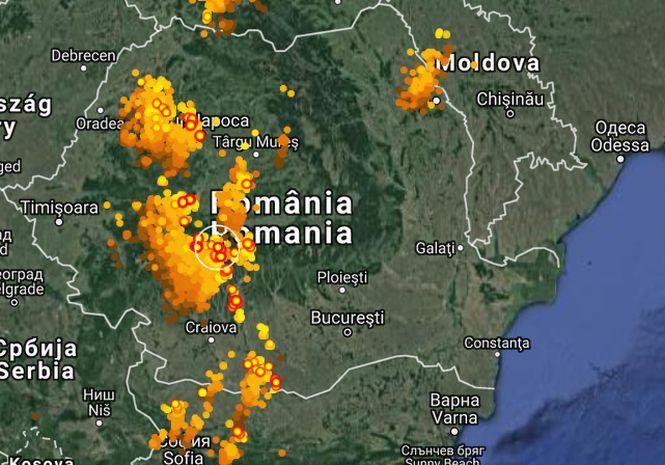 Furtuni în România. Aici poți vedea în timp real fiecare fulger 