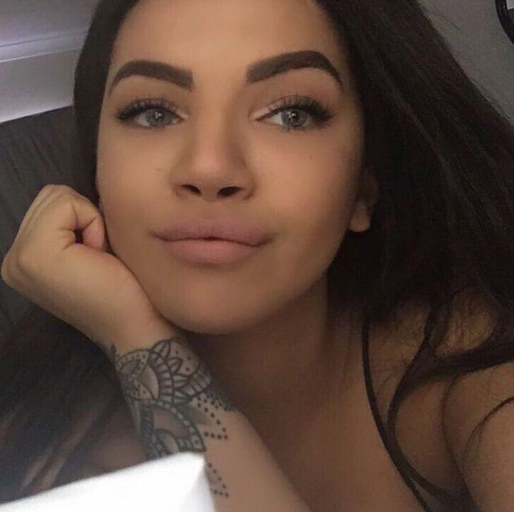 A cunoscut un bărbat pe internet și și-au dat întâlnire. După ce s-au văzut, tânăra a primit din partea bărbatului un mesajul șocant: „Am început să plâng de frustrare” 481106