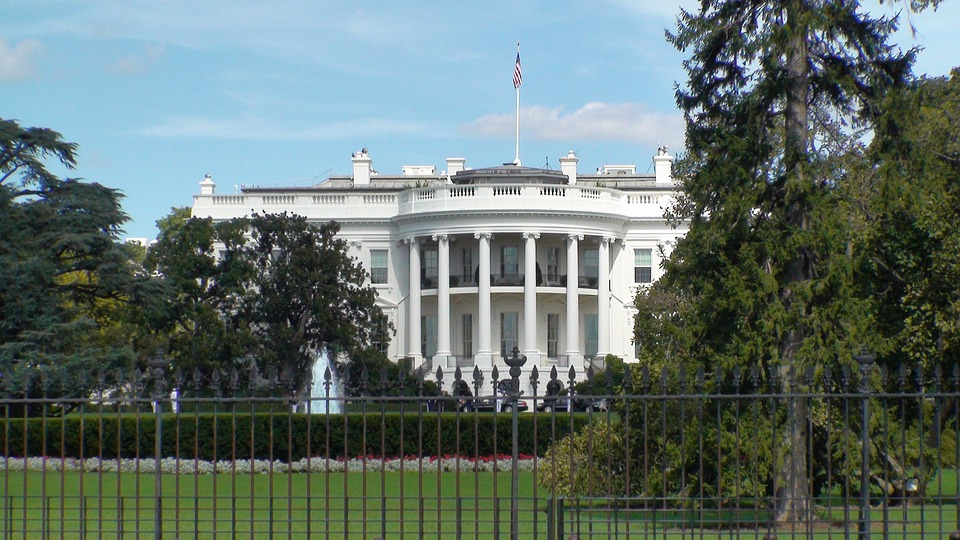 Autoritățile Statelor Unite în alertă. O persoană înarmată a fost arestată lângă Casa Albă