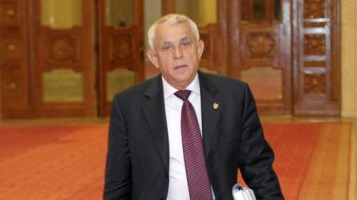 Ministrul Petre Daea s-a întors la oaie: „Acest animal ne străbate istoria ca un fir roşu”
