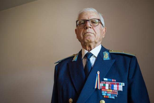Cel mai tânăr erou de război român din istorie, umilit de ţara pe care a slujit-o: „Am pierdut tot”