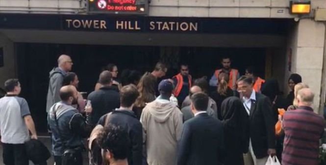 Haos la metroul din Londra, în urma unei explozii. Călătorii au fost surprinşi să afle cauzele deflagraţiei