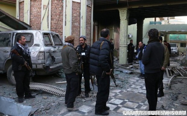 Atentat sinucigaș! Un atacator kamikaze s-a aruncat în aer în centrul Kabulului
