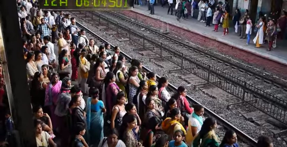 Incident cumplit într-o gară din India. Cel puțin 15 persoane au murit, iar alte 30 au fost grav rănite din cauza aglomeraţiei - VIDEO