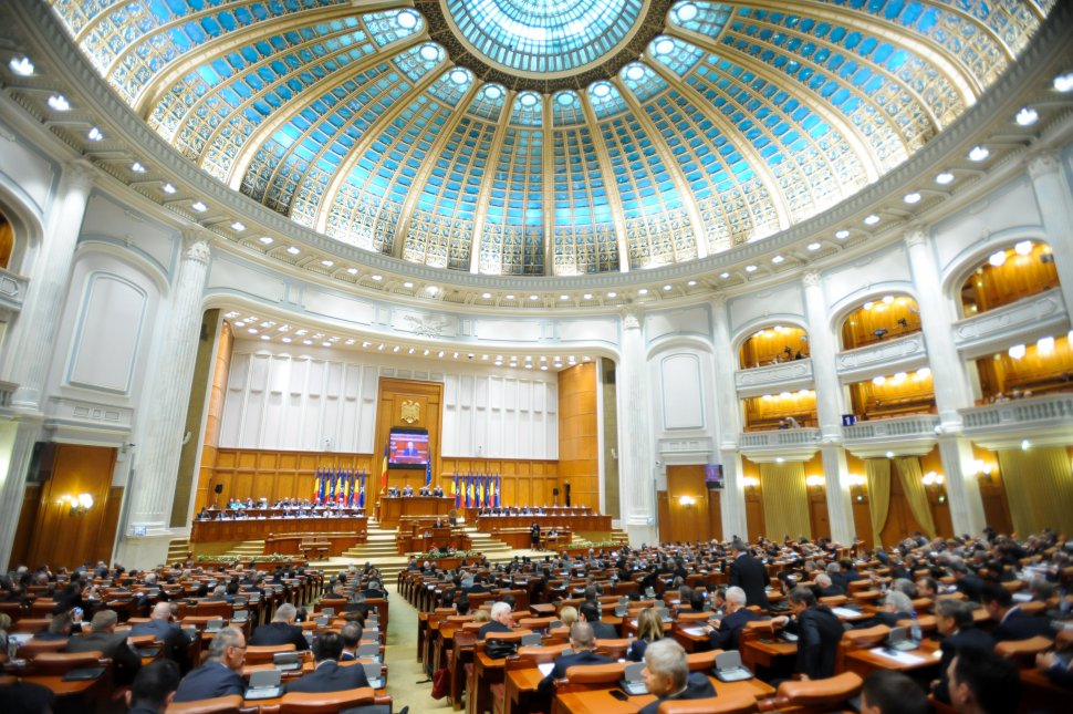 Încă o zi liberă pentru parlamentari. Se fac pregătiri pentru o nouă sărbătoare națională în România