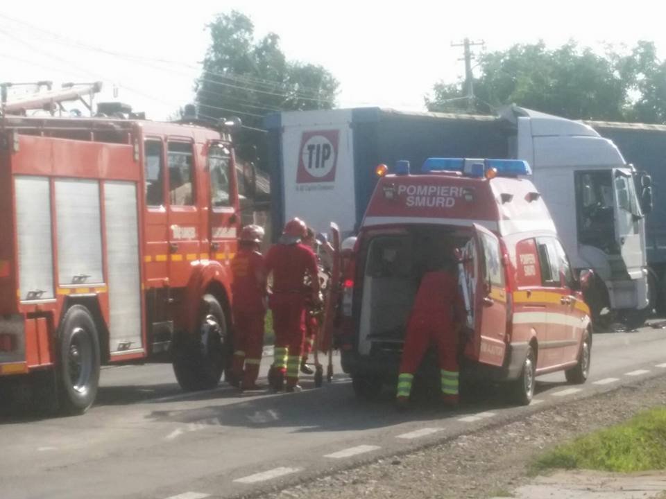 Traficul pe Centura de Vest a municipiului Ploieşti a fost reluat, după șase ore. Camionul cu nitrați a fost mutat pe un câmp