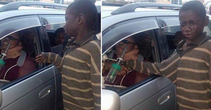 Un copil s-a apropiat de o mașină oprită la semafor, ca să cerșească câțiva bani, însă ceea ce a urmat e tulburător. Nimeni nu se aștepta la asta. Două vieți au fost schimbate definitiv! 483362