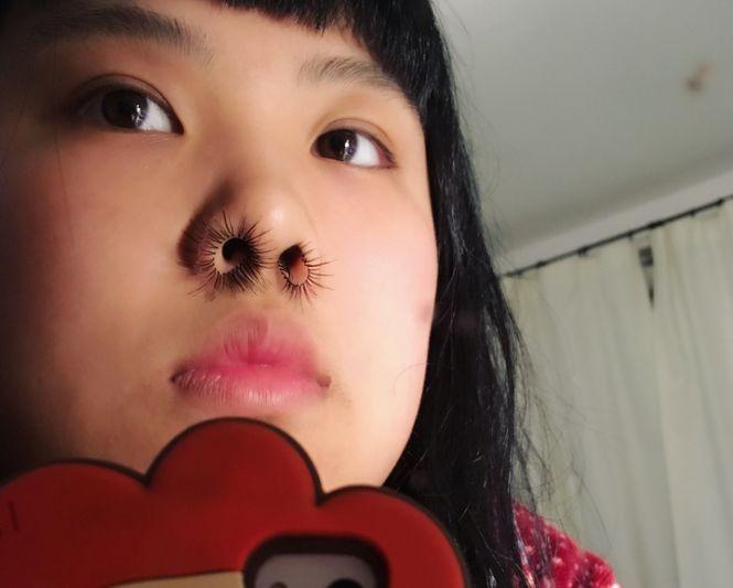 Mergea pe stradă și toți se uitau la nasul ei. Ce își făcuse fata asta pentru „a arăta mai bine” 484069