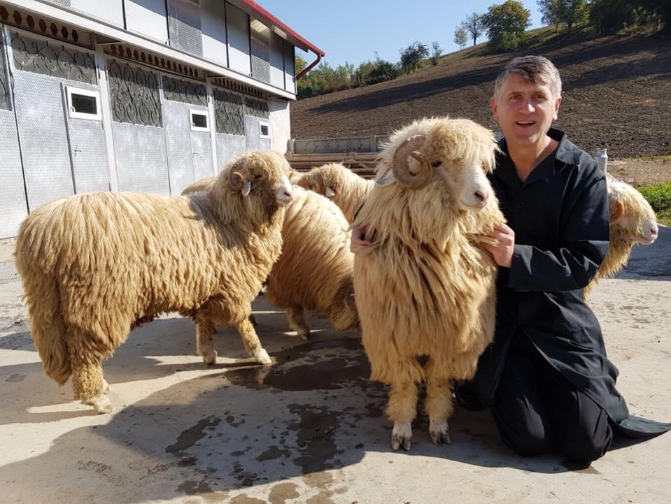 Ocupația lui Cristian Pomohaci, după ce a fost exclus din Biserică. Ce face acum fostul preot - FOTO 484238