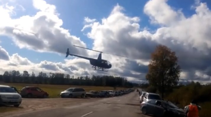Tragedie aviatică. Mai multe victime, după ce un elicopter civil s-a prăbuşit la un raliu - VIDEO
