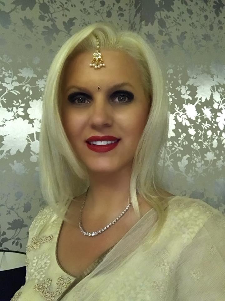 Ea este românca mai bogată chiar şi decât Ţiriac! Este răsfățată ca o prințesă 484337