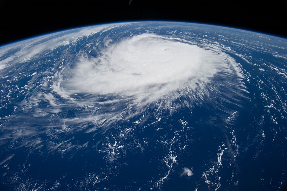 Un uragan format recent în Atlantic se îndreaptă spre Europa. Avertismentul specialiștilor 