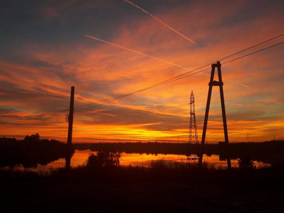 De ce este cerul României atât de roșu. Explicația fenomenului care a uimit mii de români  485404